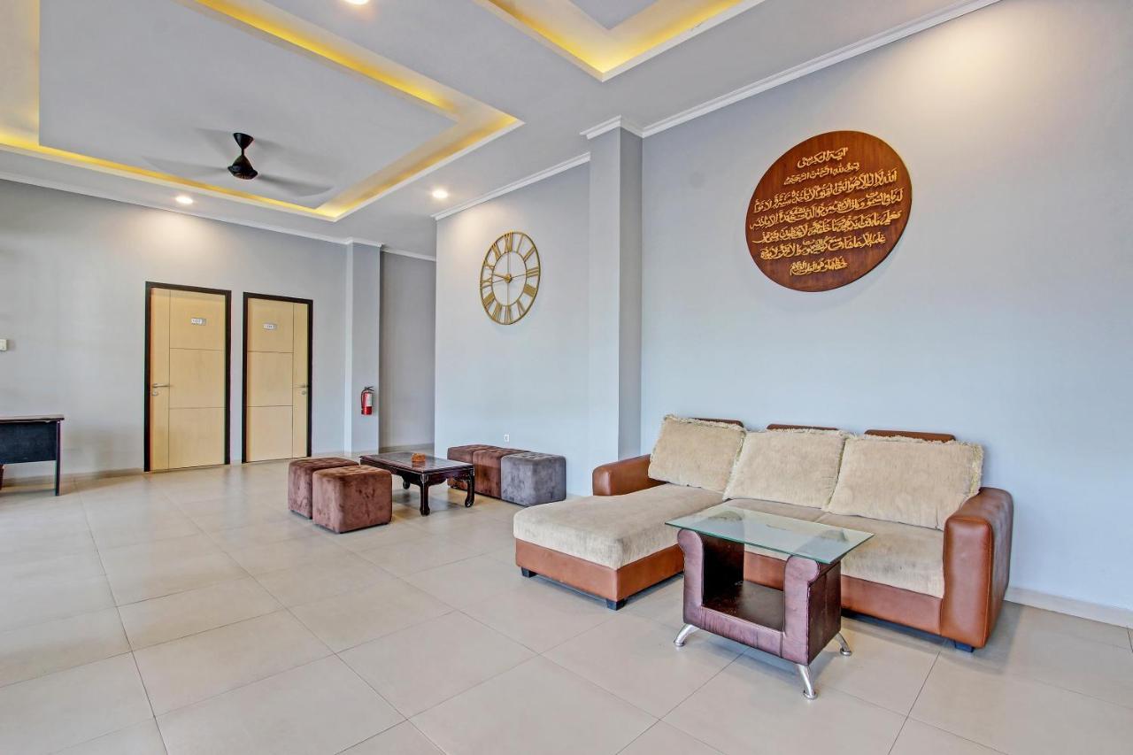Hotel Capital O 91377 Mk Prime Syariah à Semarang Extérieur photo