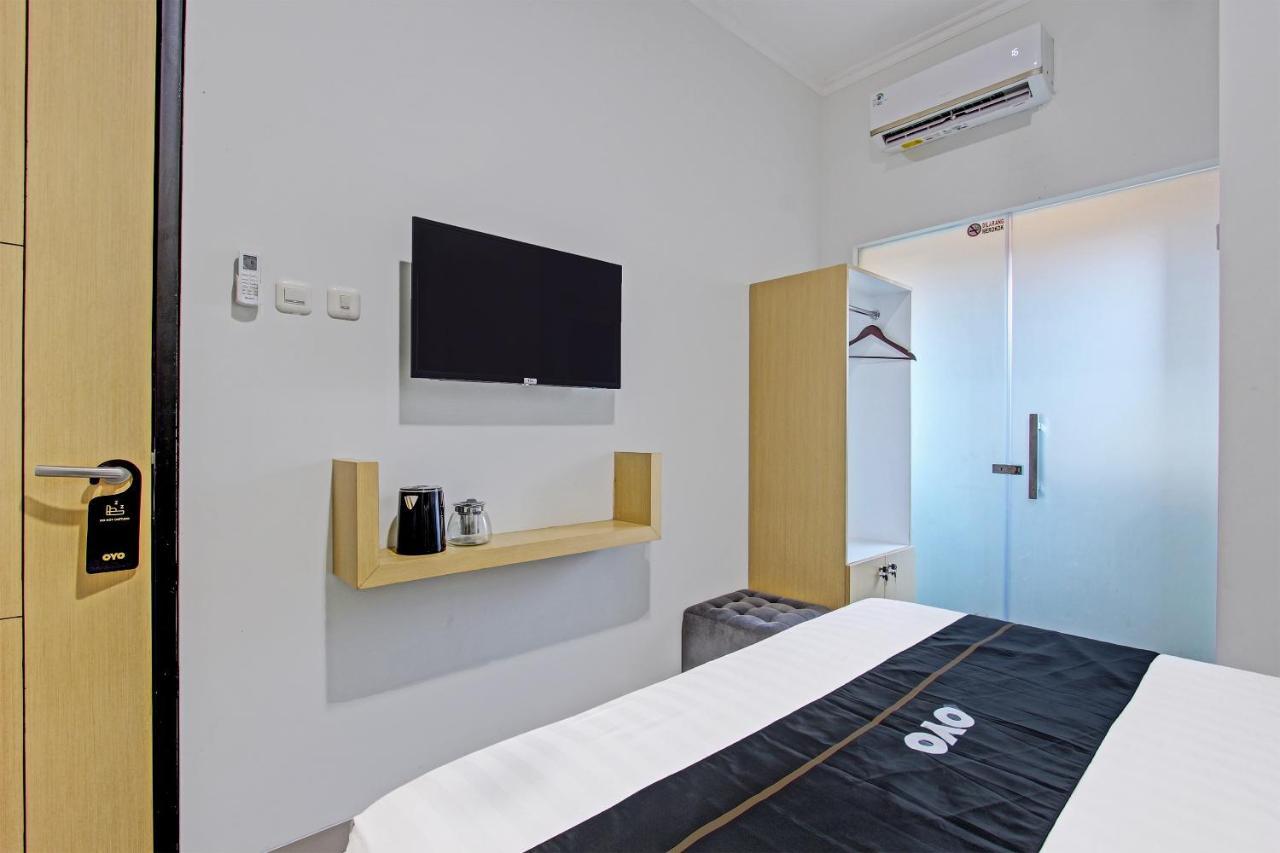 Hotel Capital O 91377 Mk Prime Syariah à Semarang Extérieur photo
